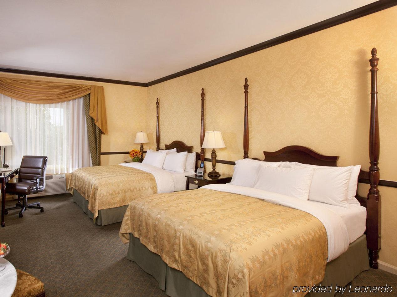Ayres Hotel Corona - Riverside Room photo